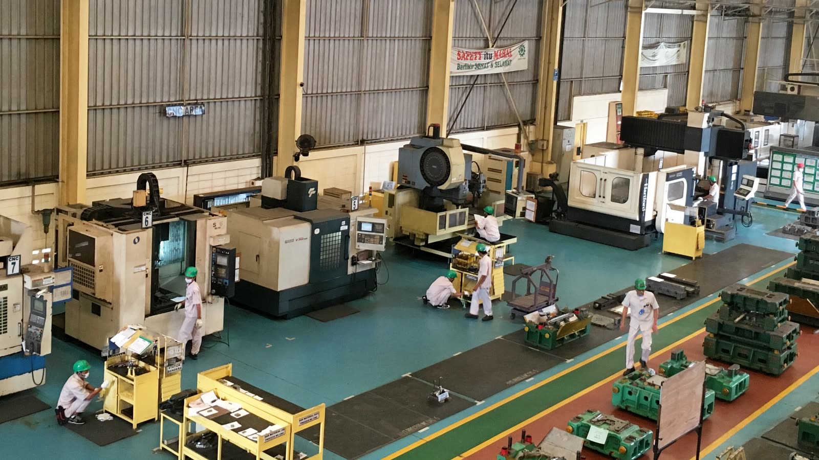 Productiehal met CNC-machines (voorlopig beeld, Wikimedia Commons)